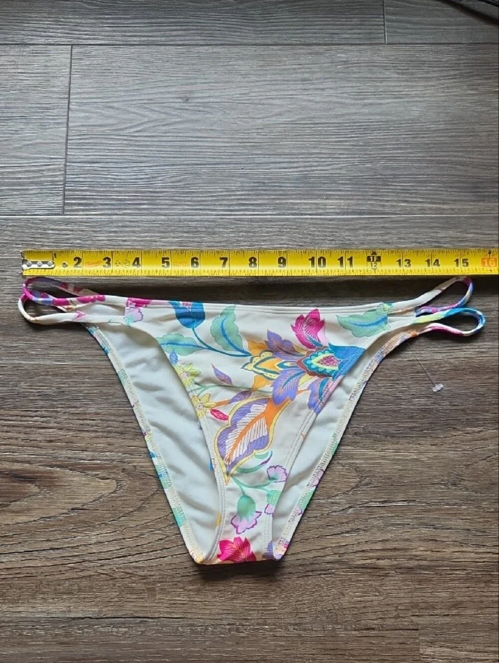 Nwot Oneill Floral Print Cream Bikini Bottoms with Multicolor Accents Size Large